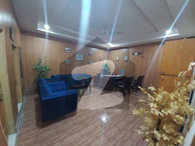 شاہین ساپِنگ مال کینٹ,مردان میں 1 کمرے کا 3 مرلہ دفتر 35.0 ہزار میں کرایہ پر دستیاب ہے۔