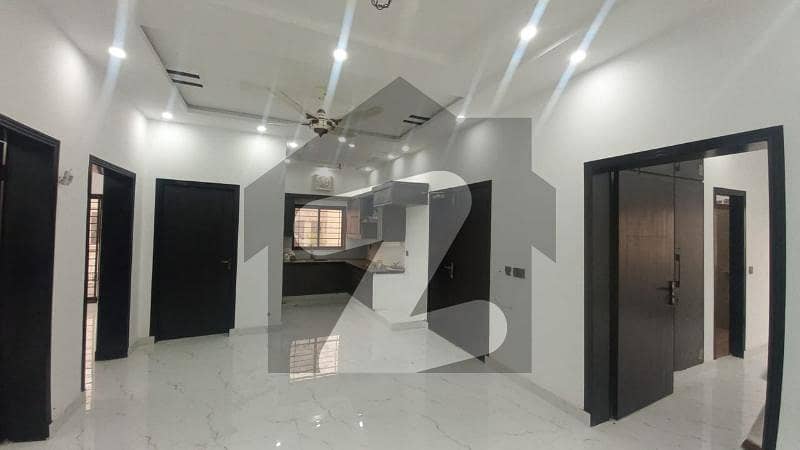 Lock Option 10 Marla Brand New Luxury Upper Portion For Rent In Talha Block Bahria Town Lahore