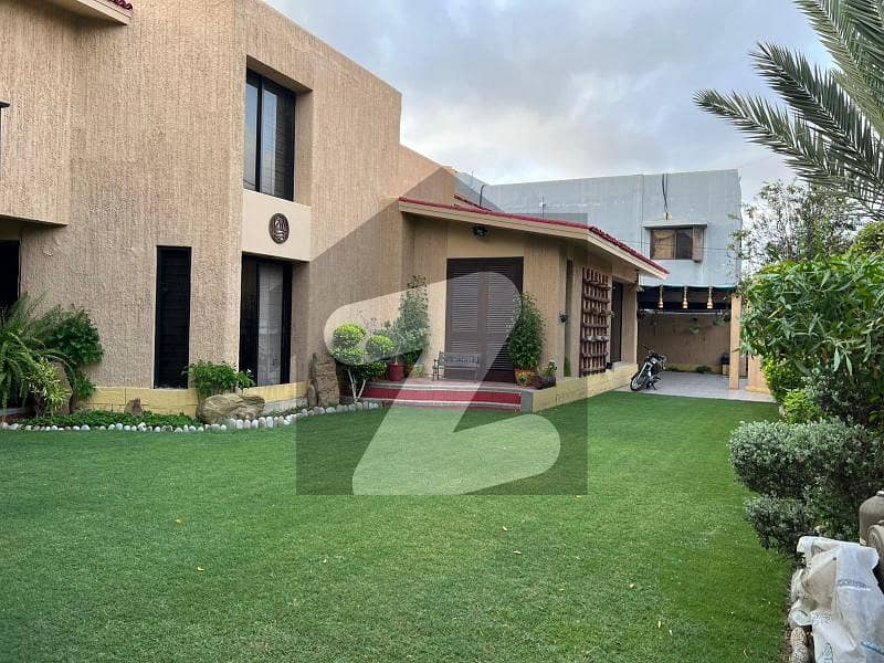 DHA Phase 5 1000 Yard Beautiful Bungalow With Basement And Pool Architect Design House For Rent