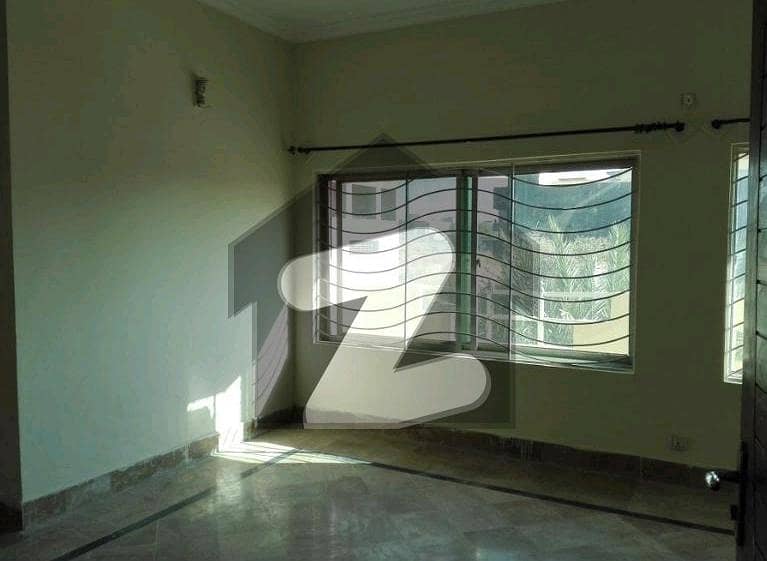 500 Square Yards Upper Portion For rent In F-11