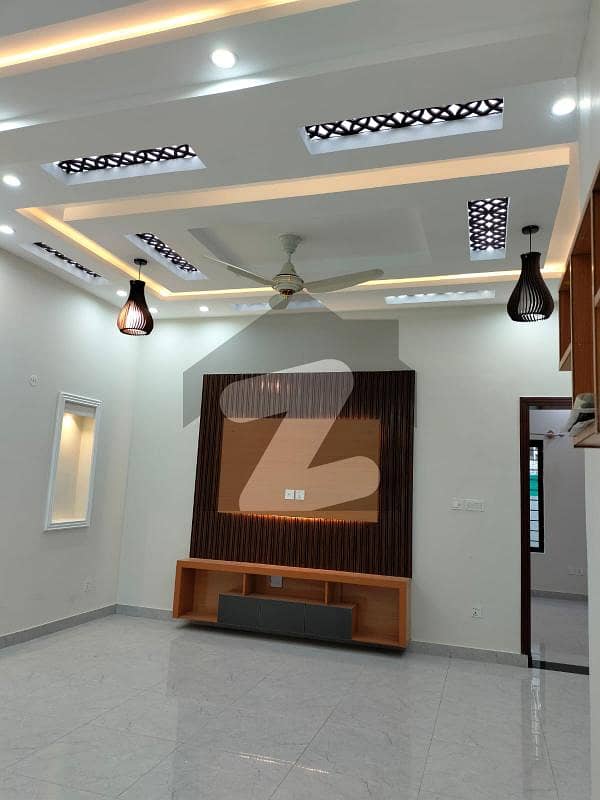 بحریہ انکلیو - سیکٹر این بحریہ انکلیو,بحریہ ٹاؤن,اسلام آباد میں 4 کمروں کا 5 مرلہ مکان 2.6 کروڑ میں برائے فروخت۔
