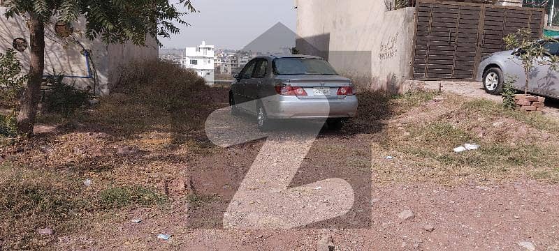 BACK OPEN PLOT WITH IDEAL LOCATION BACK OPEN PLOT WITH IDEAL LOCATION