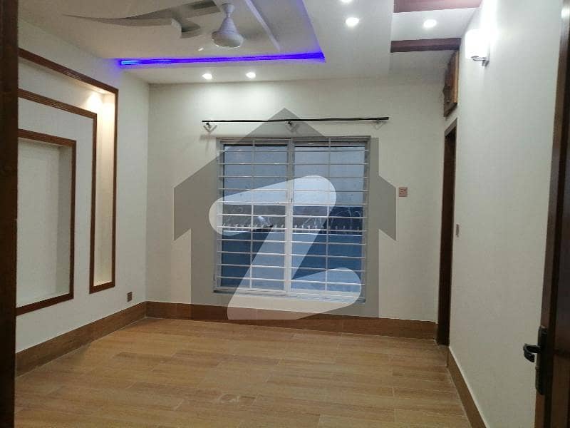 30x60 Ground Portion For Rent In G13 At Best Location