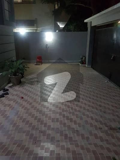 پی ای سی ایچ ایس جمشید ٹاؤن,کراچی میں 5 کمروں کا 11 مرلہ مکان 3.5 لاکھ میں کرایہ پر دستیاب ہے۔