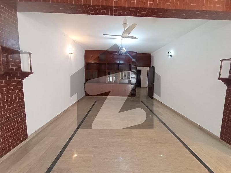 1 Kanal Lower Portion { Upper Lock } Is Available For Rent In Ideal Location Of Dha Phase 1 - Block M