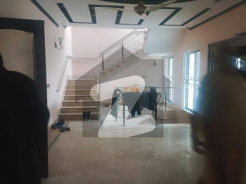 13 Marla Full House For Rent in Z Block DHA Phase 3 Defence