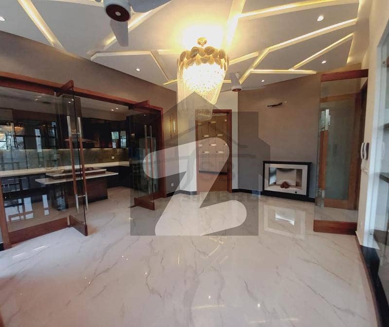 1 Kanal Separate Entrance Upper Portion For Rent In DHA Phase 4