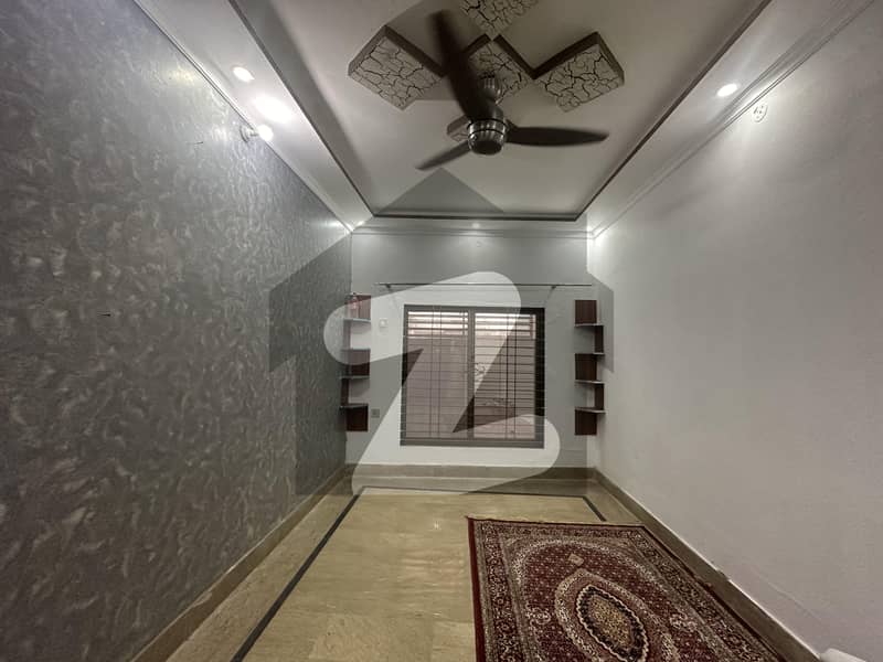 5 Marla Lower Portion Available For Rent In Madina Colony Sialkot
