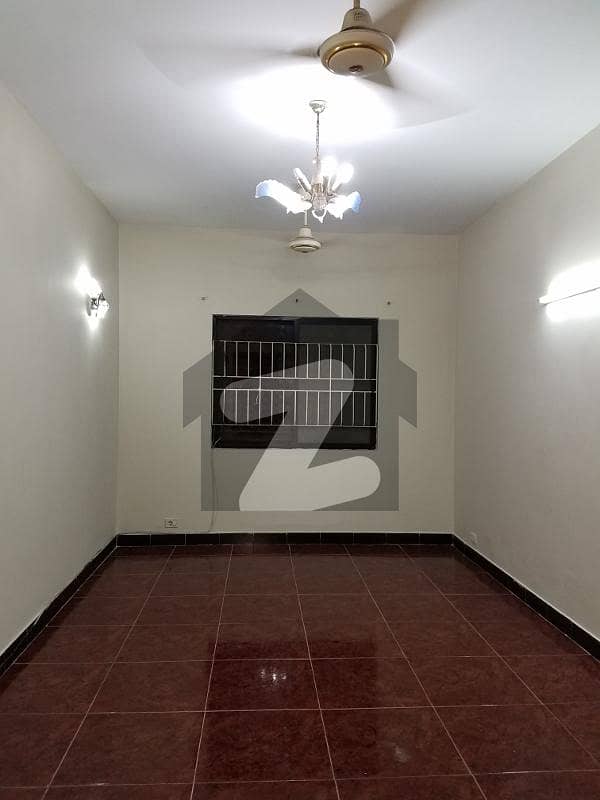 Well Maintain 2 Bedrooms Apartment Is Available For Rent In Clifton