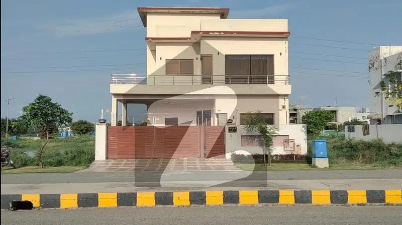 DHA PHASE 7 BLOCK Y 10 MARLA HOUSE FOR SALE BRAND NEW OUT CLASS LOCATION