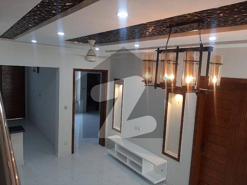بنی گالہ اسلام آباد میں 4 کمروں کا 10 مرلہ مکان 1.3 لاکھ میں کرایہ پر دستیاب ہے۔