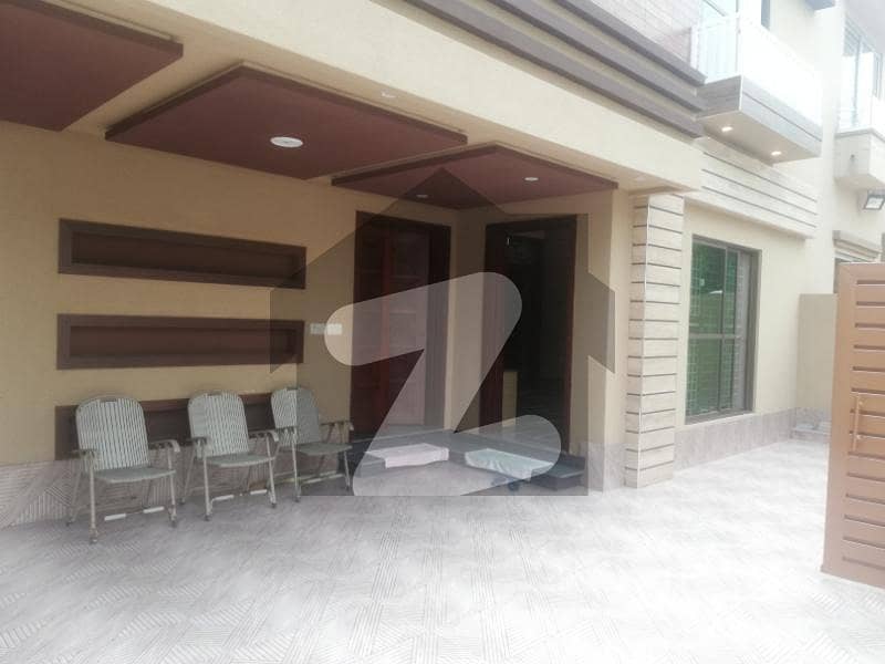 10 MARLA LIKE NEW FULL HOUSE FOR RENT IN CHAMBELLI BLOCK BAHRIA TOWN LAHORE