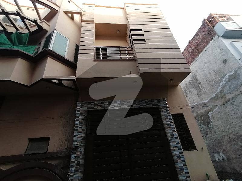 پاپولر نرسری ٹاؤن گوجرانوالہ میں 3 کمروں کا 2 مرلہ مکان 70.0 لاکھ میں برائے فروخت۔
