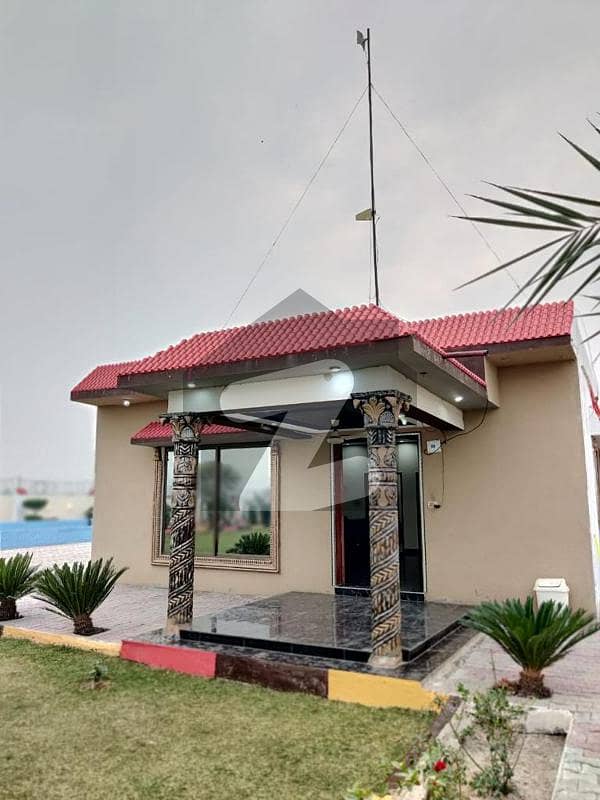2 Kanal Beautiful Corner House Located on Hot Location of Allama Iqbal Town For Sale. Best Opportunity For Apartment Projects .