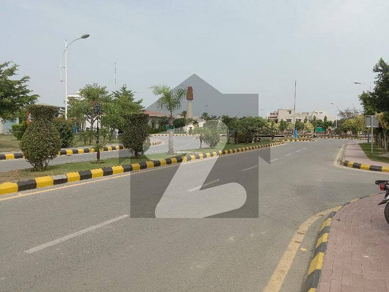 7 Marla Corner & Facing Park Is Available For Sale In Bahria Nasheman Ferozpur Road Hot Location Best For Living