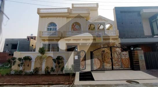 Become Owner Of Your Prime Location House Today Which Is Centrally Located In State Life Phase 1 - Block E In Lahore For Sale
