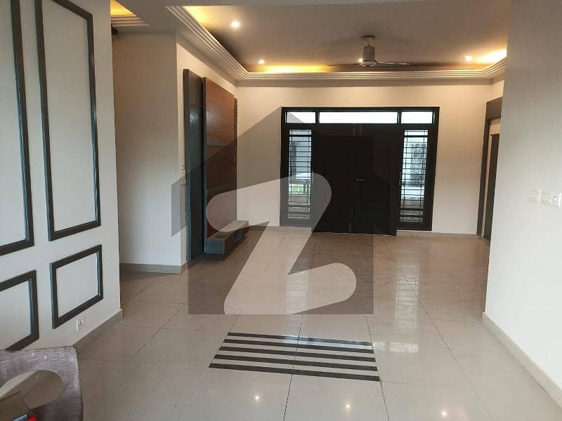 PHASE 7, 600 Yards Bungalow For Sale PHASE 7, 600 Yards Bungalow For Sale