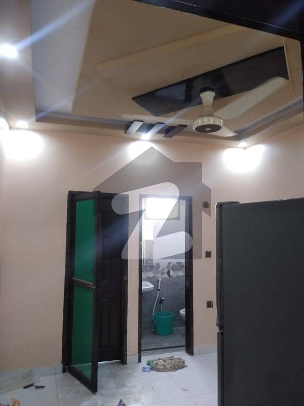 خالد بِن ولید روڈ کراچی میں 5 کمروں کا 10 مرلہ مکان 10.5 کروڑ میں برائے فروخت۔