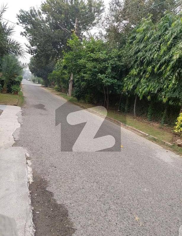 10 Marla very beautiful Location Plot for Sale Available in Wapda Town phase 1 Lahore Pakistan