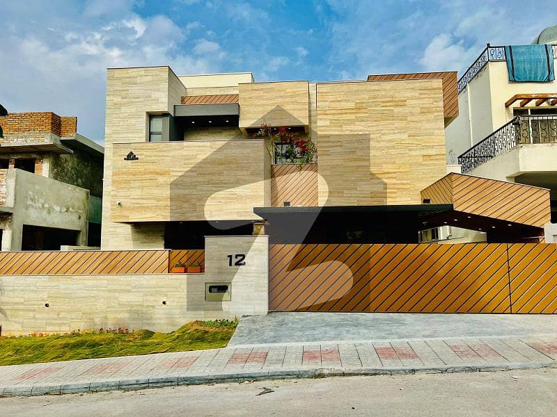 1 Kanal Most Beautiful And Ultra Luxurious House For Sale