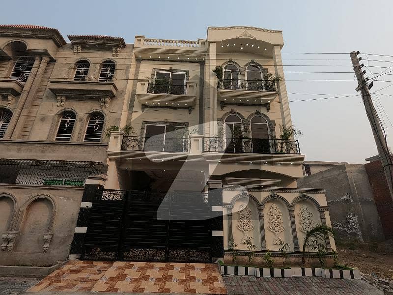الرحمان گارڈن فیز 2 الرحمان گارڈن,لاہور میں 6 کمروں کا 6 مرلہ مکان 2.0 کروڑ میں برائے فروخت۔