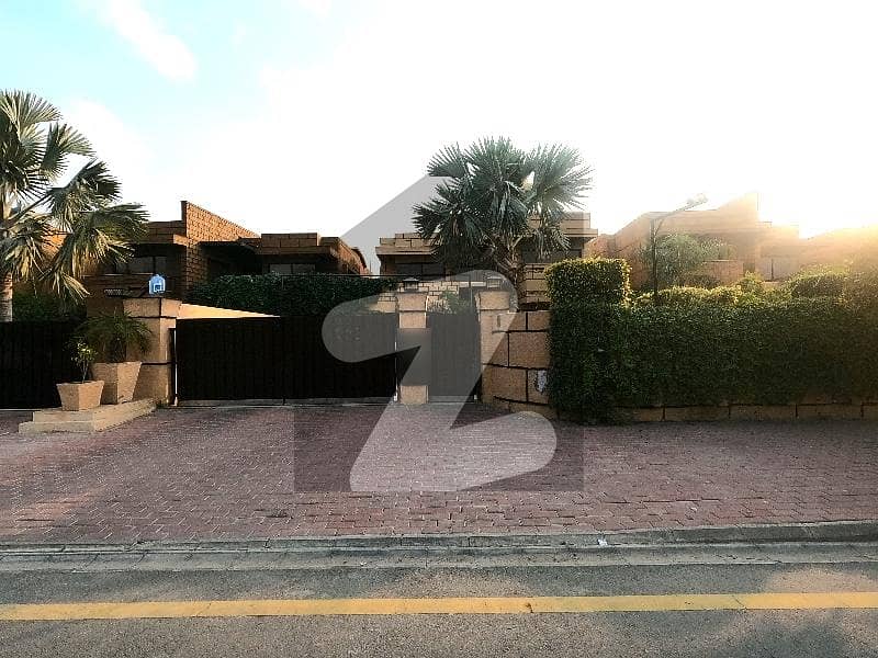Prime Location 34 Marla House For sale Available In Bahria Town
