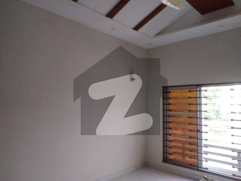 ڈیوائن گارڈنز ۔ بلاک سی ڈیوائن گارڈنز,لاہور میں 4 کمروں کا 12 مرلہ مکان 3.9 کروڑ میں برائے فروخت۔