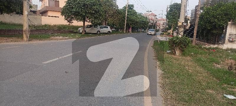 10 MARLA PLOT AVAILABLE FOR SALE IN GULSHAN E LAHORE FACING PARK