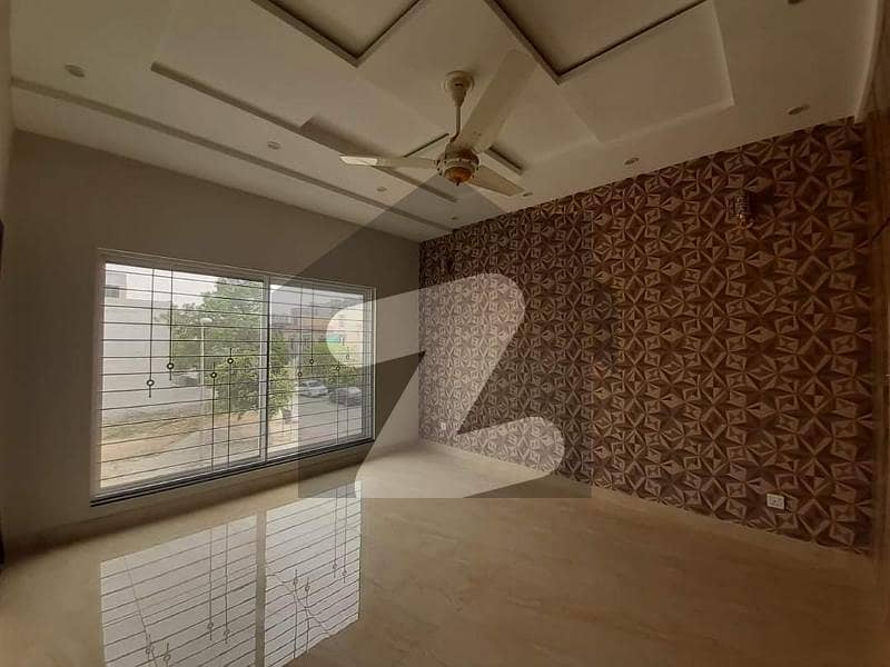 10 Marla Upper Portion with Gas For Rent In Chambelli Block Bahria town Lahore
