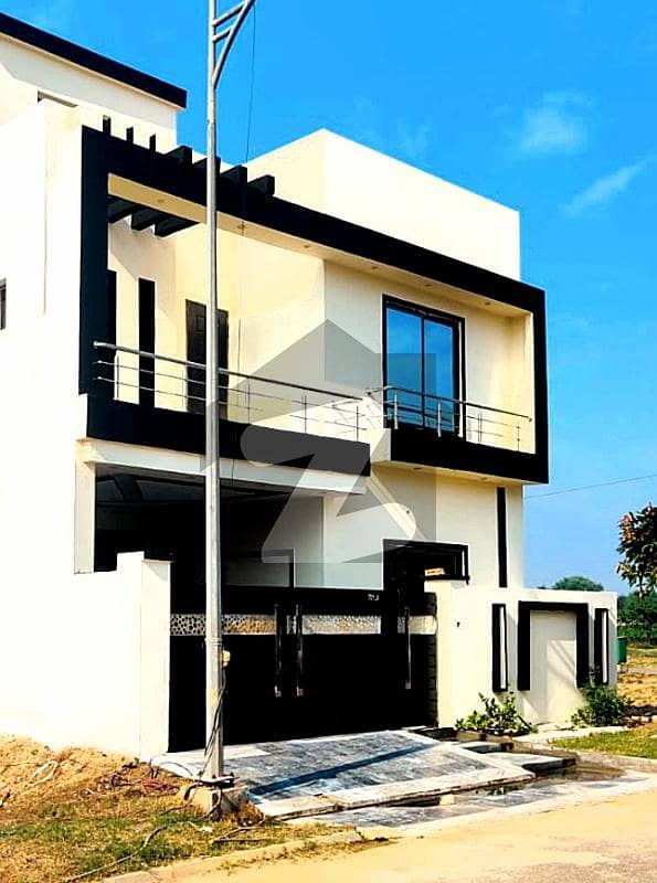 7 MARLA BRAND NEW MOST BEAUTIFUL PRIME LOCATION MODREN HOUSE FOR SALE IN NEW LAHORE CITY PH 2.