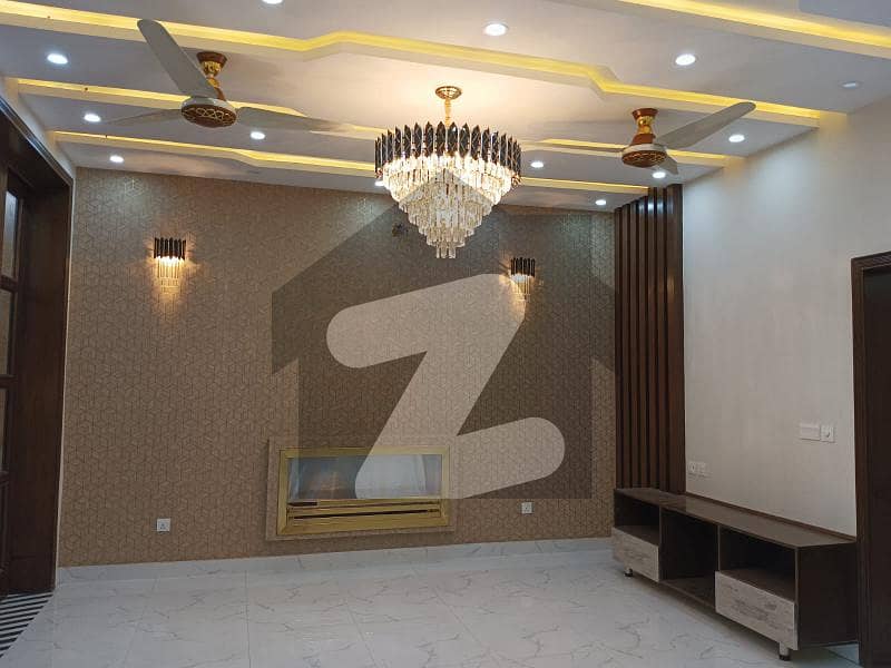 10 Marla Like New House Available For Rent In Bahria Town Lahore