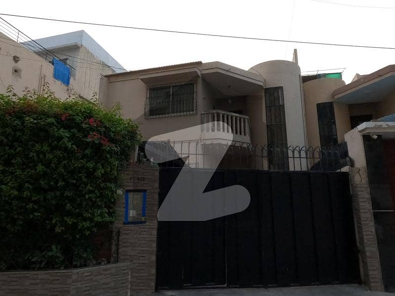 باتھ آئی لینڈ کراچی میں 4 کمروں کا 10 مرلہ مکان 6.75 کروڑ میں برائے فروخت۔