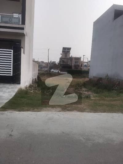 ایل ڈی اے ایوینیو ۔ بلاک جے ایل ڈی اے ایوینیو,لاہور میں 10 مرلہ رہائشی پلاٹ 1.4 کروڑ میں برائے فروخت۔