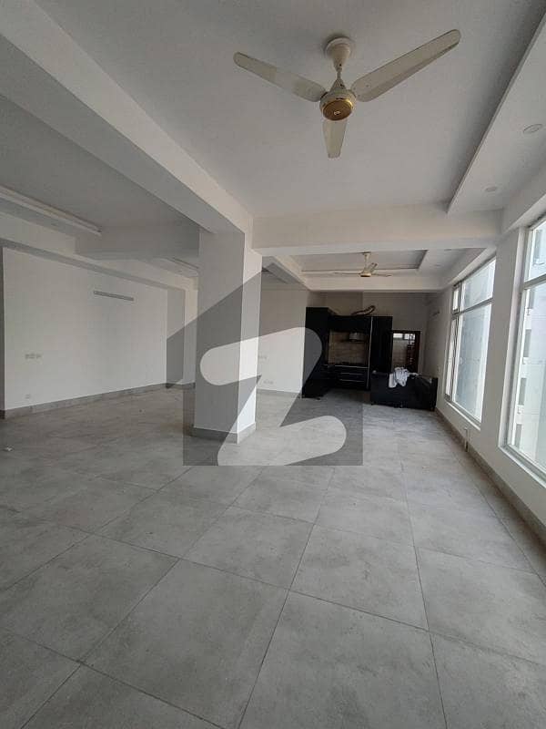 Clifton - Block 7 Flat Sized 7500 Square Feet For Rent