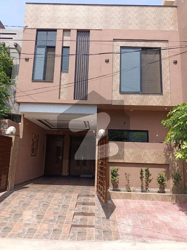 5 Marla Modern Double Unit House For SALE In Johar Town Phase 1