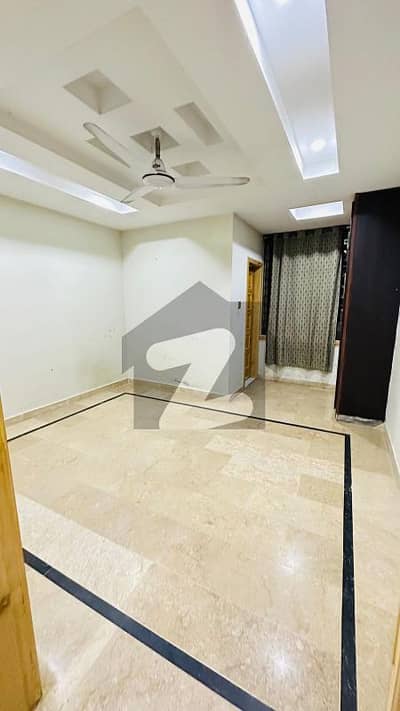 800 Square Feet Flat In Stunning Satellite Town - 6th Road Is Available For rent
