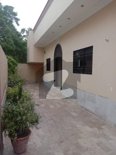 ابلاغِ عامہ سوسائٹی کراچی میں 5 کمروں کا 16 مرلہ مکان 5.5 کروڑ میں برائے فروخت۔