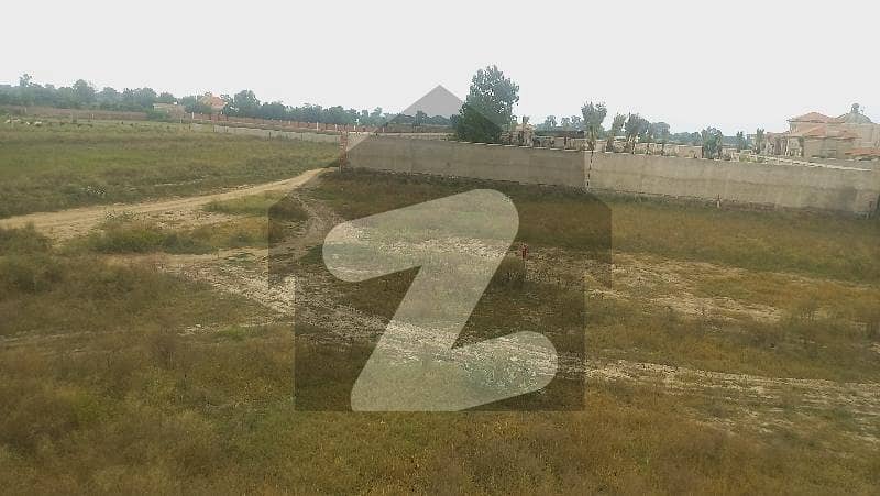 BAHU BOLA Bedian Road Lahore 8 Kanal Land Corner Boundry Wall For Sale