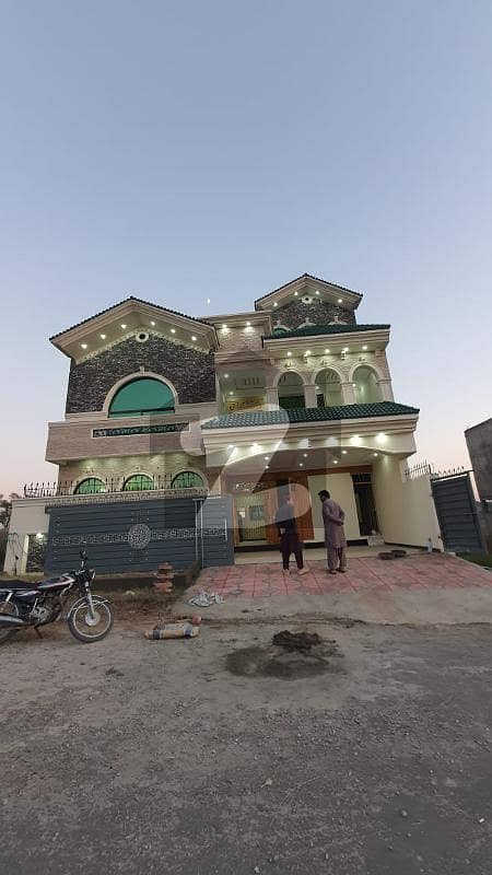 ڈی ۔ 17 اسلام آباد میں 7 کمروں کا 10 مرلہ مکان 3.1 کروڑ میں برائے فروخت۔