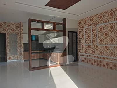 ایڈن ویلی فیصل آباد میں 5 کمروں کا 7 مرلہ مکان 3.75 کروڑ میں برائے فروخت۔