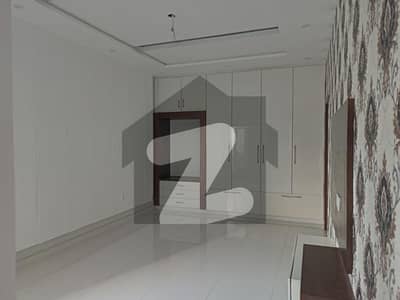 ایڈن ویلی فیصل آباد میں 5 کمروں کا 7 مرلہ مکان 3.5 کروڑ میں برائے فروخت۔
