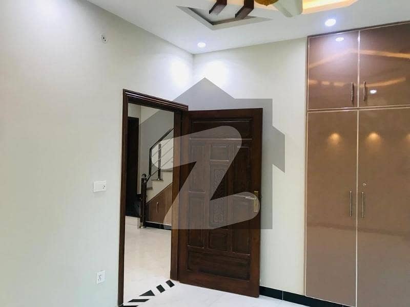 پارک ویو سٹی - ٹیولپ بلاک پارک ویو سٹی,لاہور میں 3 کمروں کا 5 مرلہ مکان 1.65 کروڑ میں برائے فروخت۔
