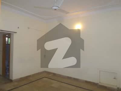 ONE KANAL OUT STANDING HOUSE FOR RENT