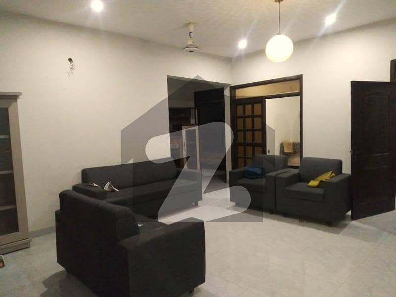 Portion Available On Rent 4 Bed DD Lounge With All Attach Bathrooms Lounge 1st Floor ,200 Sq/Yd