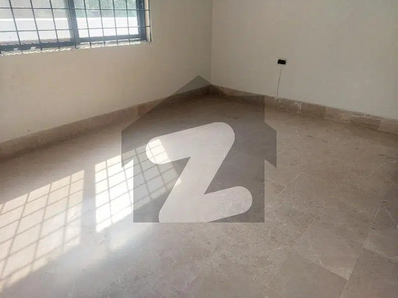 500 Yard Full Furnished Bangalow Top Class 5 Bed Rooms With Study Room 4 5 Car Parking Near National Stadium Karsaz Road