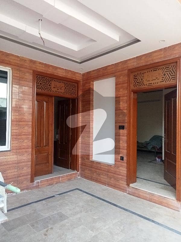 ایف ۔ 17 اسلام آباد میں 5 کمروں کا 8 مرلہ مکان 72.0 ہزار میں کرایہ پر دستیاب ہے۔