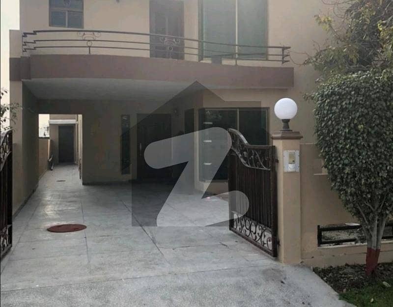 Spacious Corner House Is Available For sale In Ideal Location Of Green City