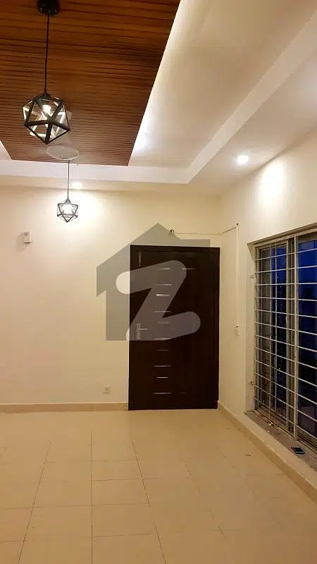 2 BED LUXURY AWAMI VILLA FOR RENT LOCATED BAHRIA ORCHARD LAHORE