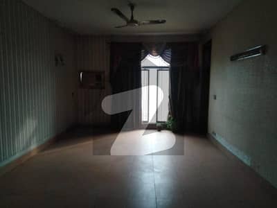 Model Town - Block A 1 Kanal House Up For sale