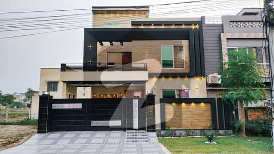 10 Marla Modern Design House For Sale In G Block Central Park Lahore